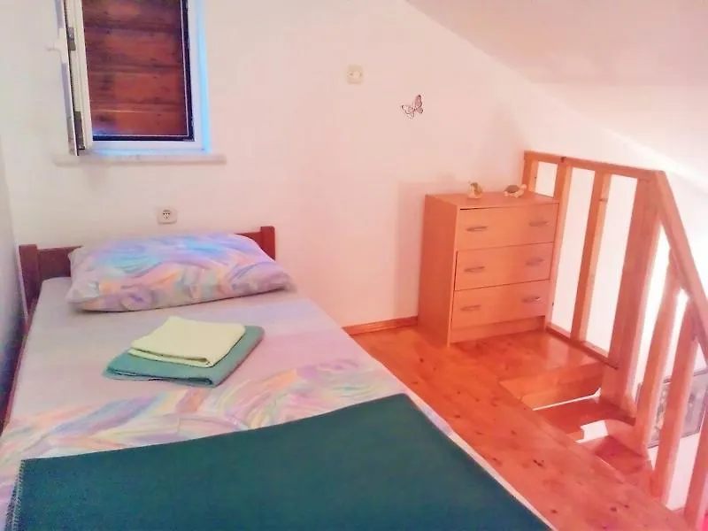 Apartments Anto location