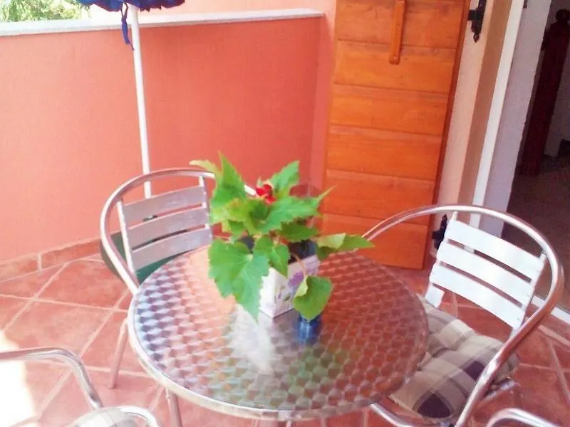 Apartments Anto Pula 0*,